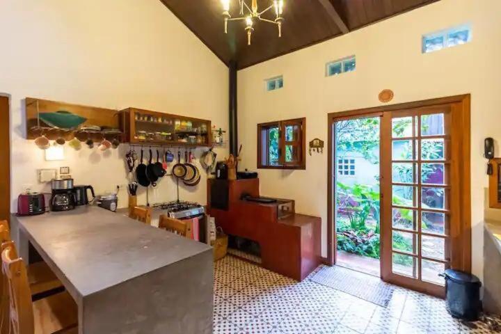 Casa Espacosa, Jardim Enorme, Refugio Natureza Sp Pousada *