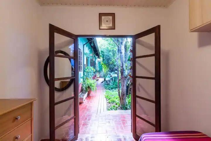 Pousada Casa Espacosa, Jardim Enorme, Refugio Natureza Sp São Paulo